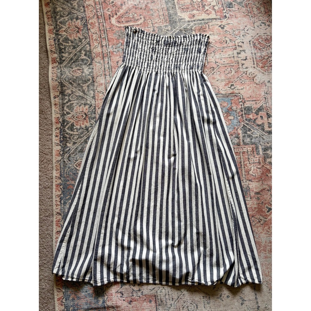 Universal Thread Womens M Strapless Smocked Maxi Dress Navy Blue Striped